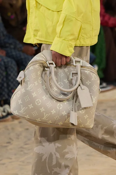 Look 96